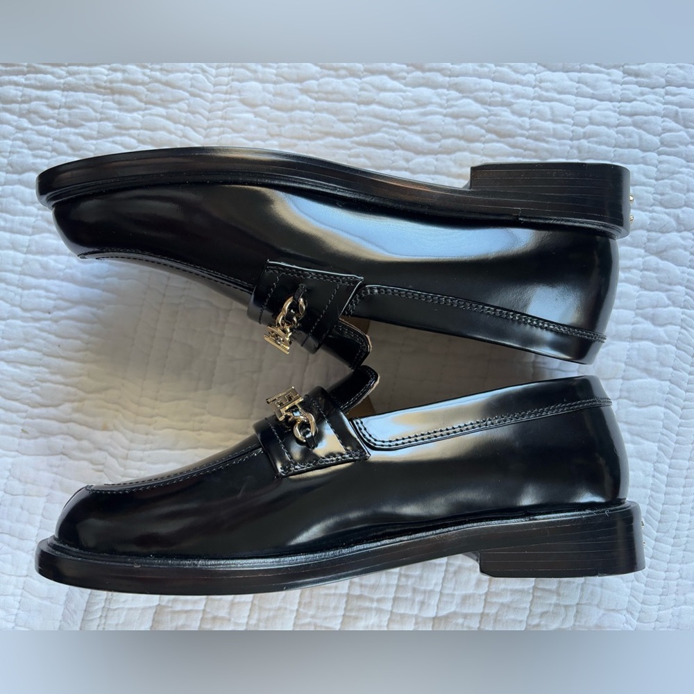 AUTH CHANEL BLACK PATENT LOAFER GOLD CHAIN SZ “37C” - Picture 3 of 6